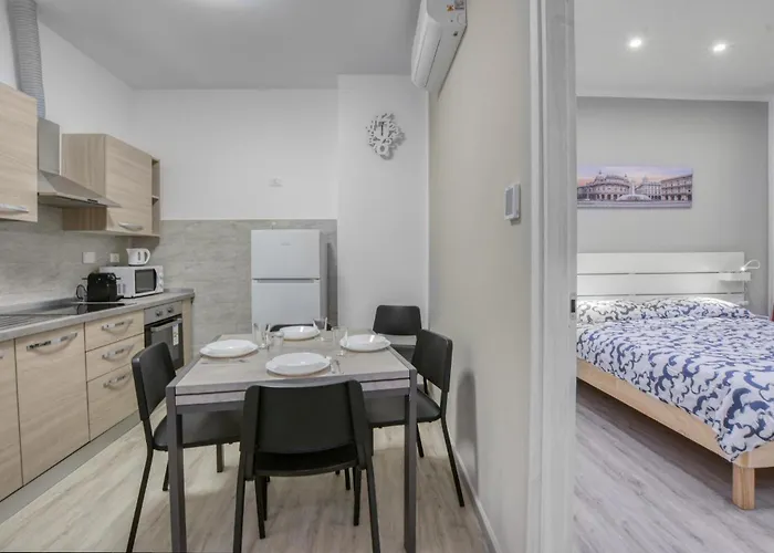 La Luce Sul Molo جنوة